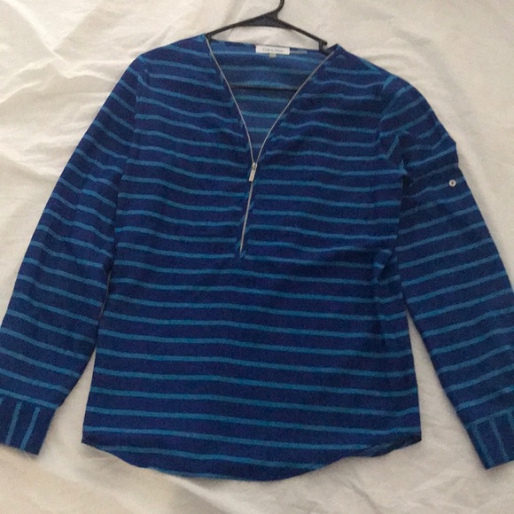 Calvin Klein XS top! - Picture 3 of 3